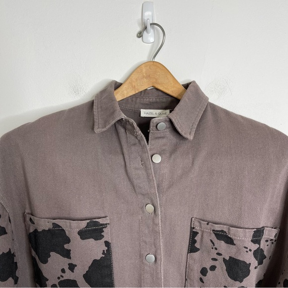 HAZEL & OLIVE Brown Cow Print Contract Button Front Denim Shirt Jacket Sz M/L - Picture 5 of 16